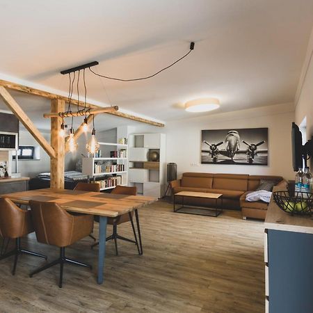Modernes Loft Vor Den Toren Des Chiemgaus Tacherting Exterior photo