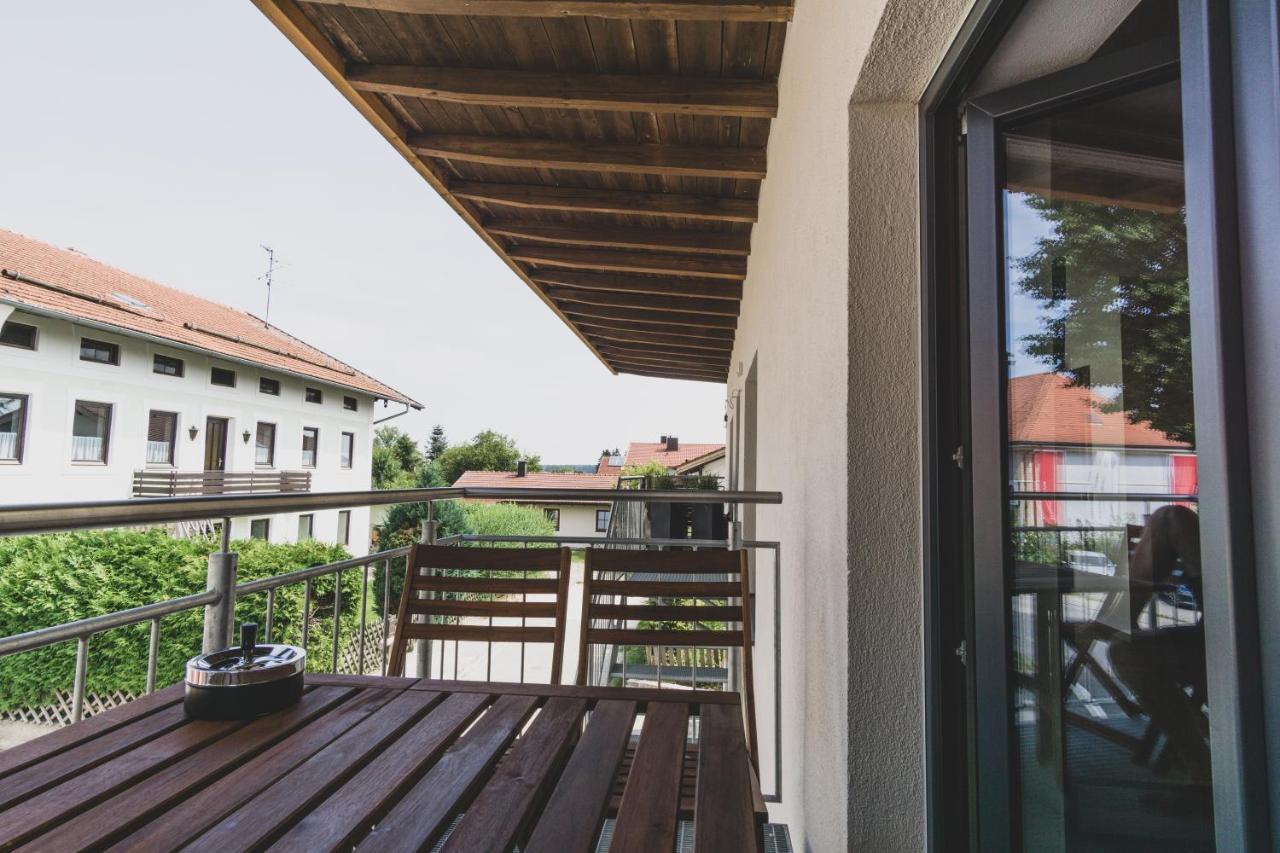 Modernes Loft Vor Den Toren Des Chiemgaus Tacherting Exterior photo